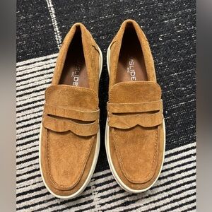 Women’s Tan Suede Loafers size 5